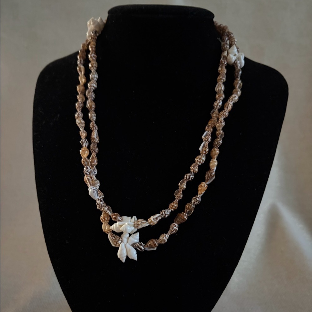 Vintage Hawaiian-style necklace